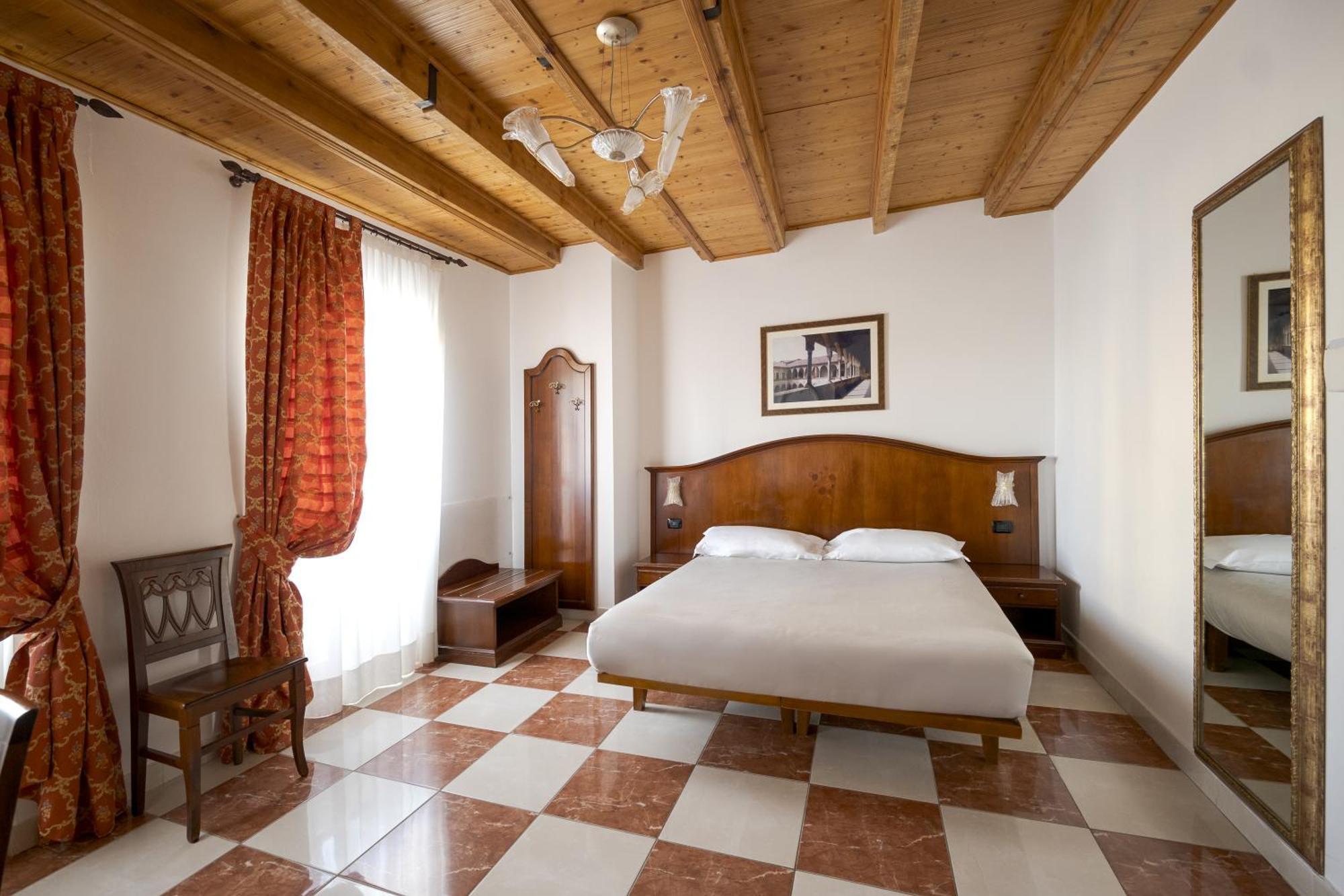 Hotel Ungheria Varese 1946 المظهر الخارجي الصورة