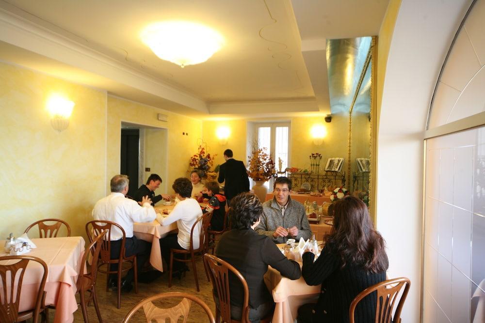 Hotel Ungheria Varese 1946 المظهر الخارجي الصورة